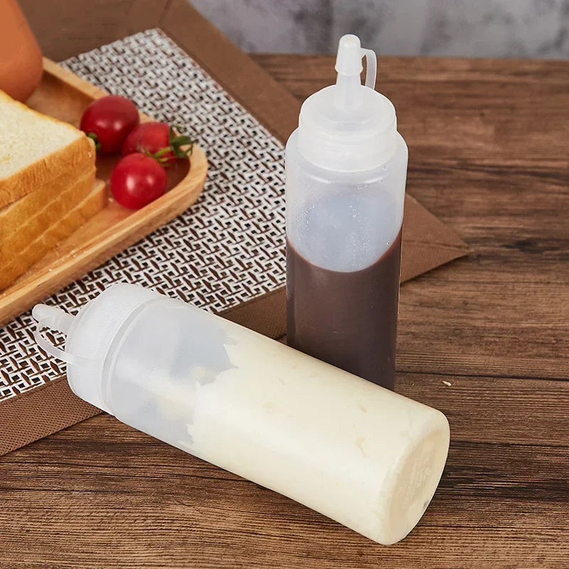 Large Squeeze Condiment Bottles with Nozzles Ketchup BBQ Sauces Olive Oil Bottle Dispenser Squeeze Sauce Bottle Kitchen Gadget